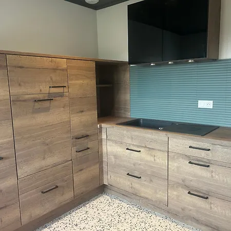 3 Avec Jardin Apartment